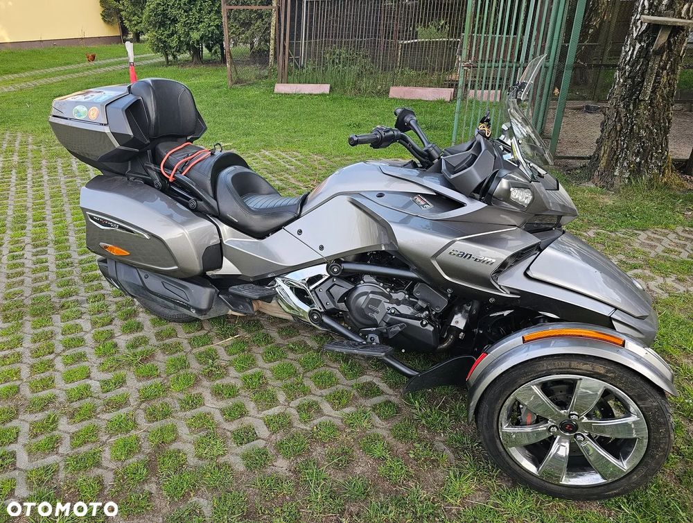 Can-Am Spyder - 2