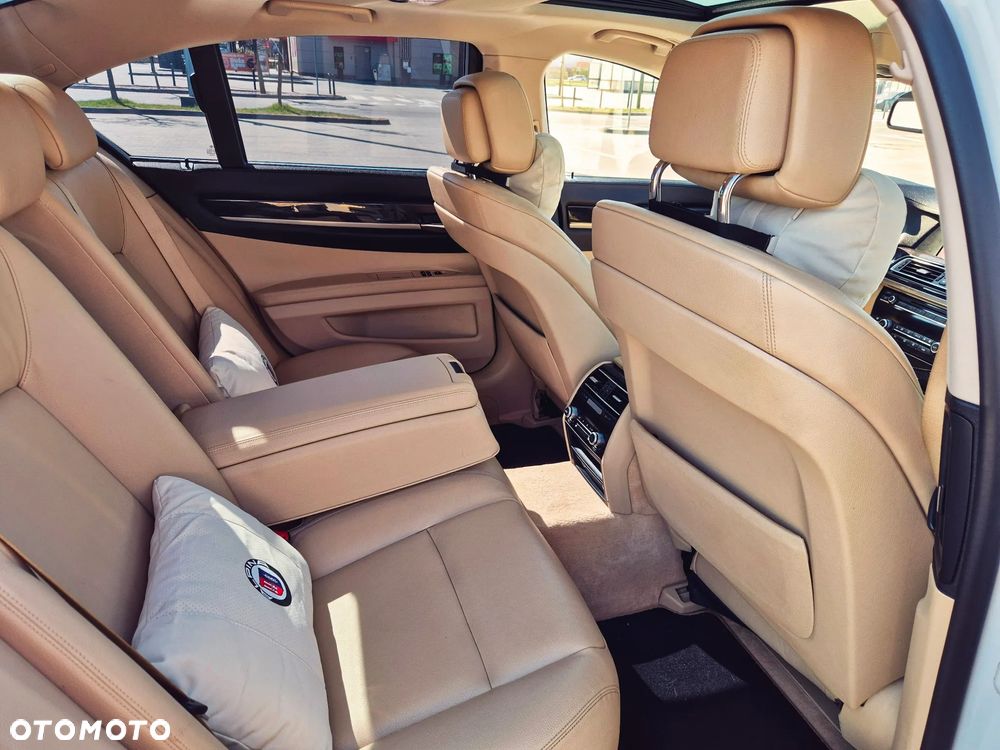 BMW Seria 7 - 21