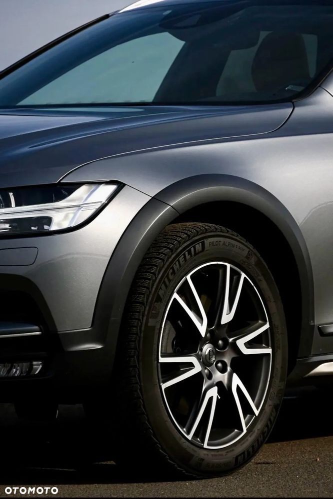 Volvo V90 D5 SCR AWD Momentum Pro - 12