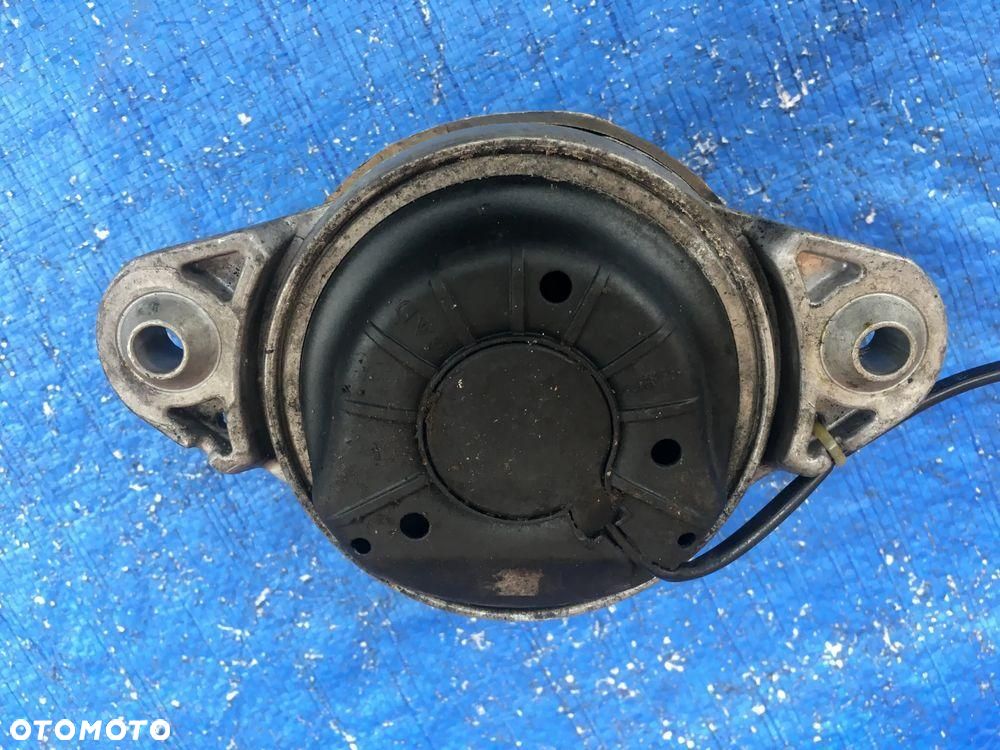 Mercedes W204 C Klasa 4x4 4Matic Poduszka Silnika A2042403917 - 5