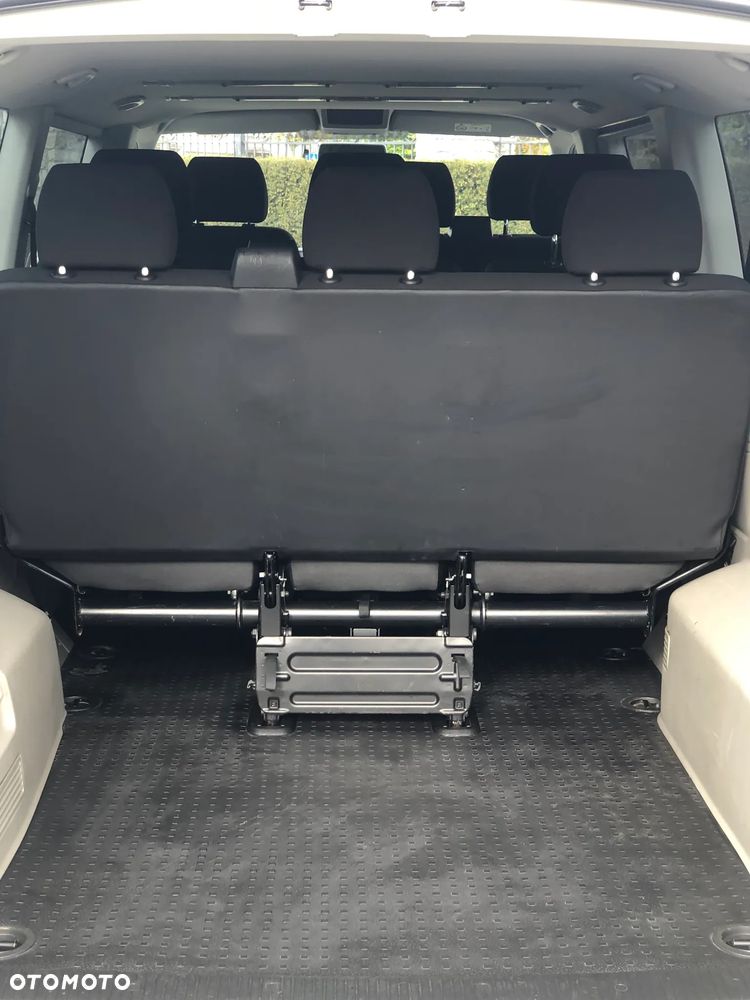 Volkswagen Caravelle - 14