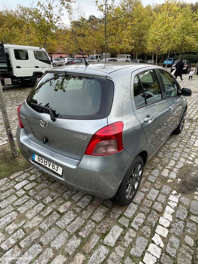 Toyota Yaris 1.0 VVT-i - 2
