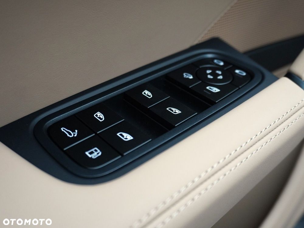 Porsche Cayenne E-Hybrid PHEV Black Edition - 19