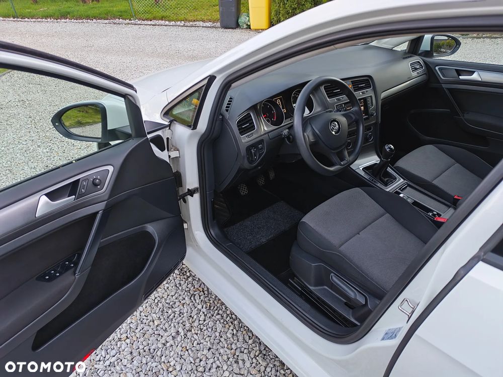 Volkswagen Golf 1.6 TDI BlueMotion Technology Lounge - 9