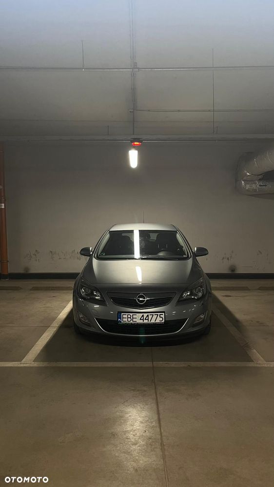 Opel Astra 1.4 T Executive - 6