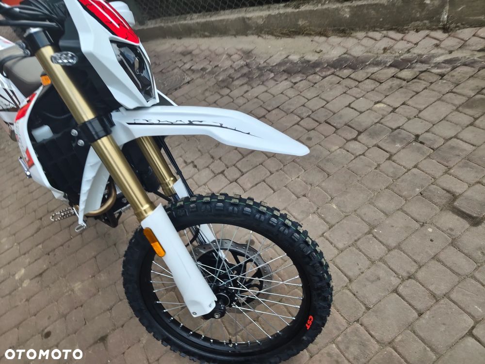 QJMOTOR COV 125X - 5