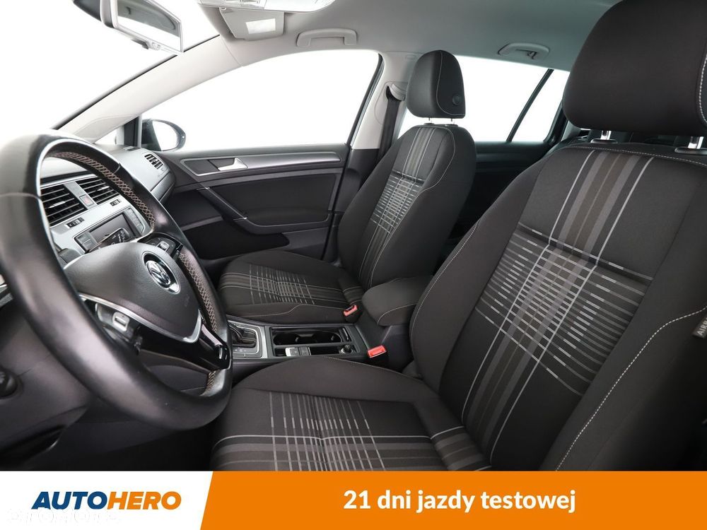 Volkswagen Golf - 10