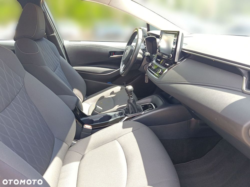 Toyota Corolla - 12