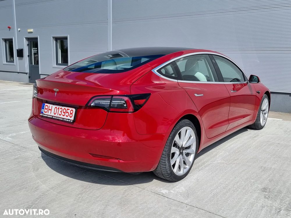 Tesla Model 3 - 7