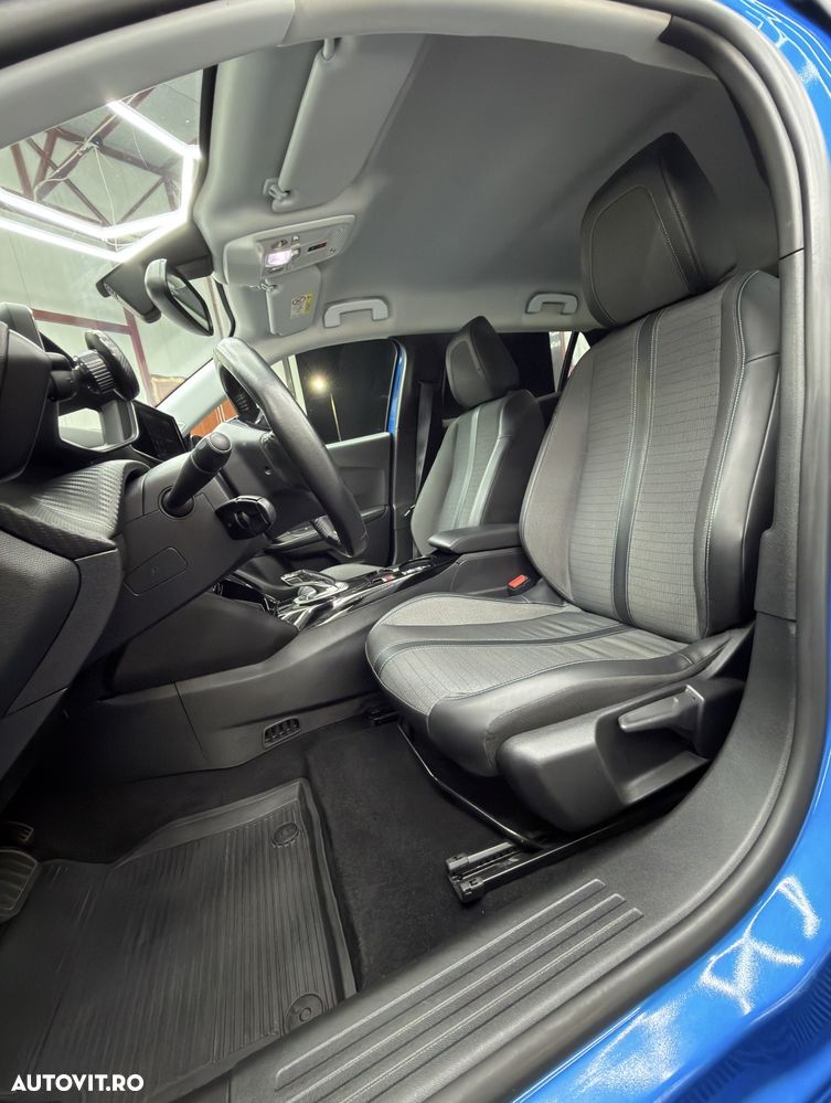 Peugeot 2008 - 18