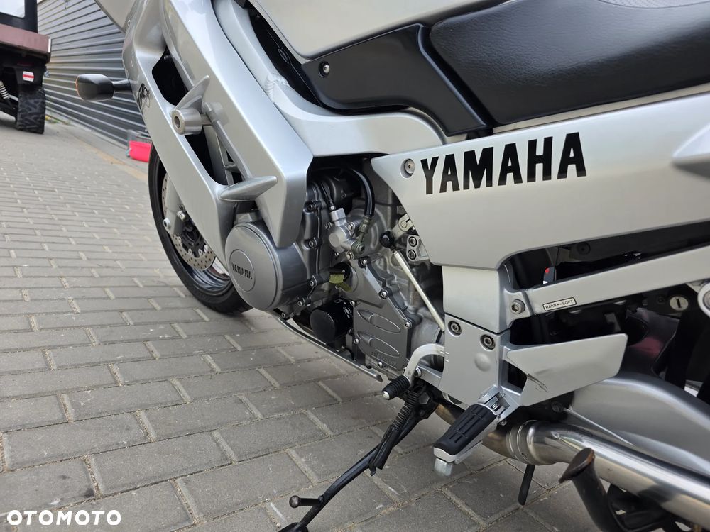 Yamaha FJR - 10