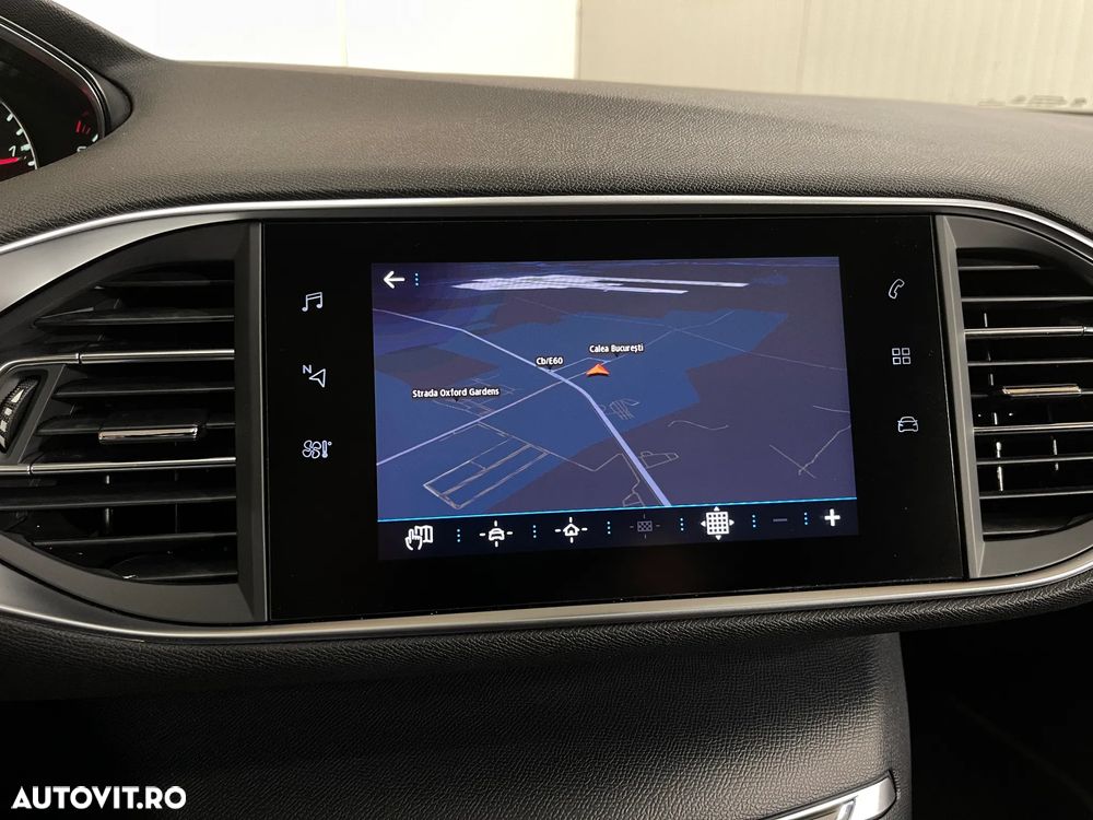 Peugeot 308 BlueHDi FAP 130 EAT8 Stop & Start GT - 17