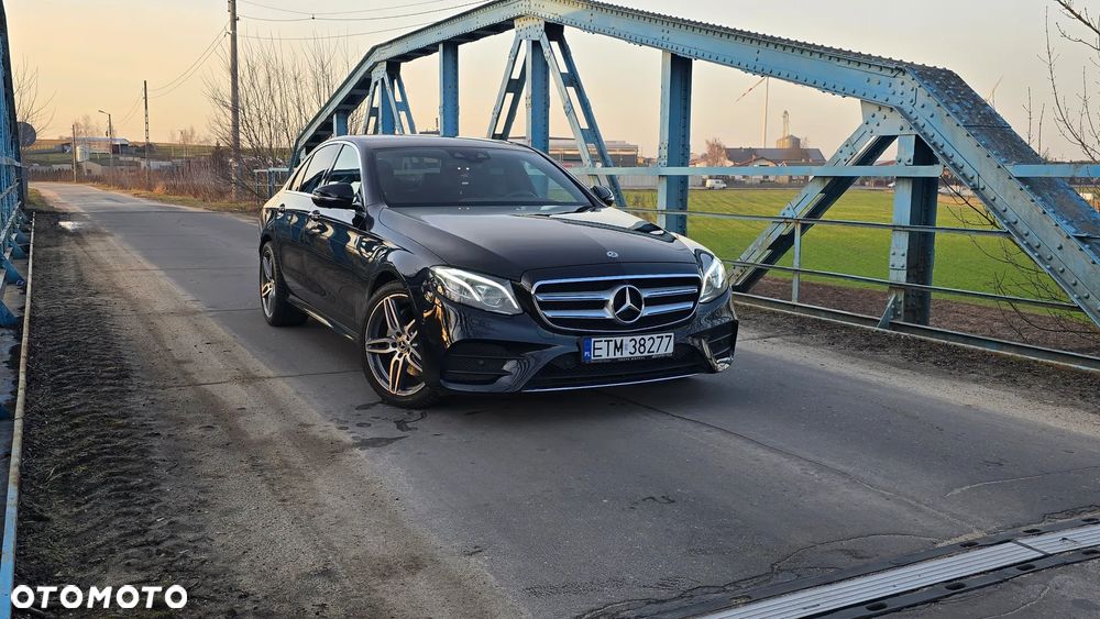 Mercedes-Benz Klasa E 220 d 4-Matic 9G-TRONIC - 25