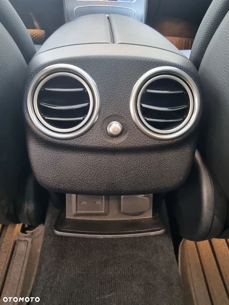 Mercedes-Benz Klasa E - 26