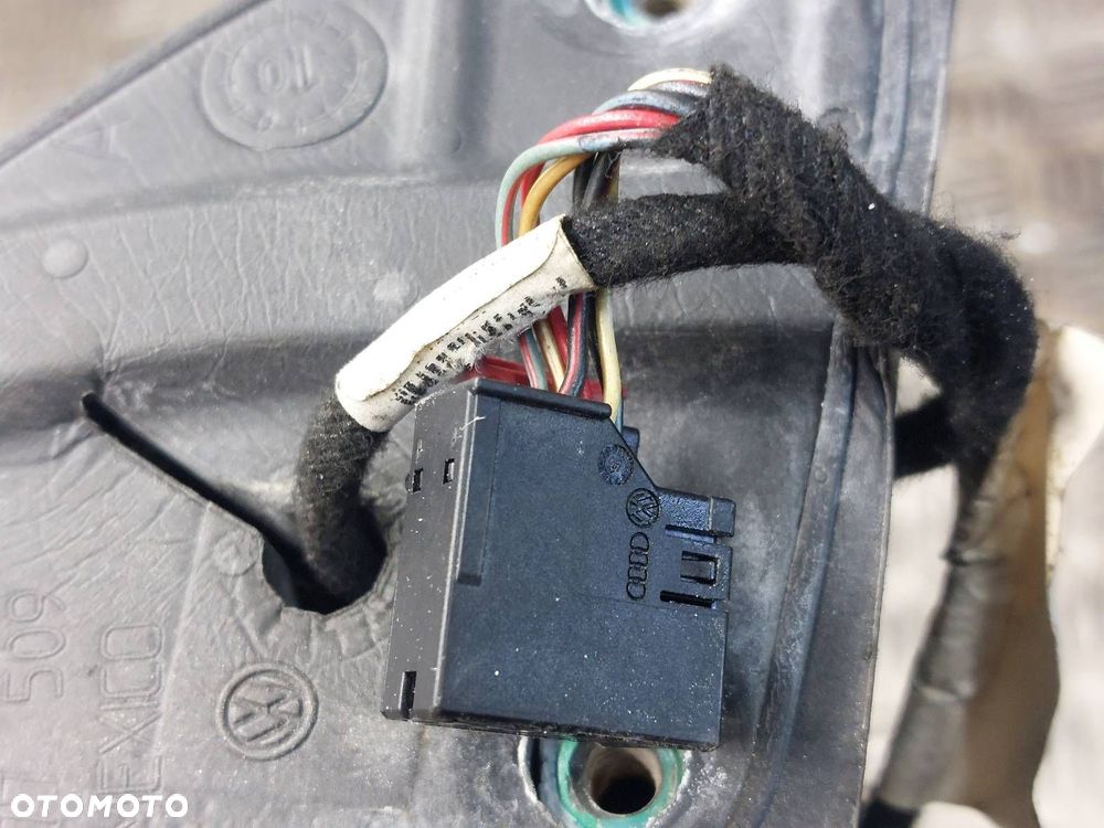 LUSTERKO LEWE ELEKTRYCZNE VOLKSWAGEN GOLF VI LA7W 6 PIN EU ID: 236309 - 6