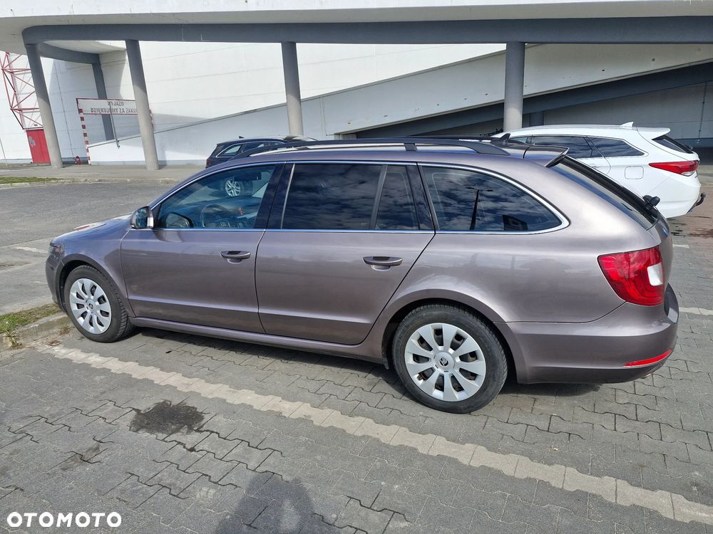 Skoda Superb 1.6 TDI GreenLine - 2