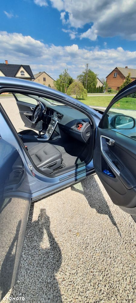 Volvo V60 D2 Momentum - 3