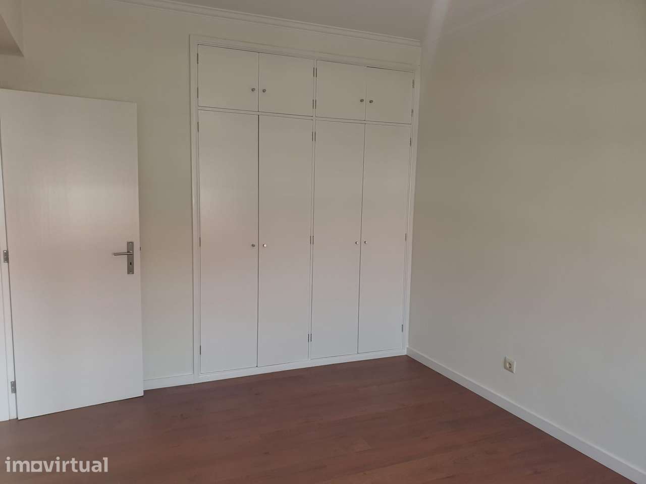 Apartamento T1 na Circunvalação - Grande imagem: 3/17