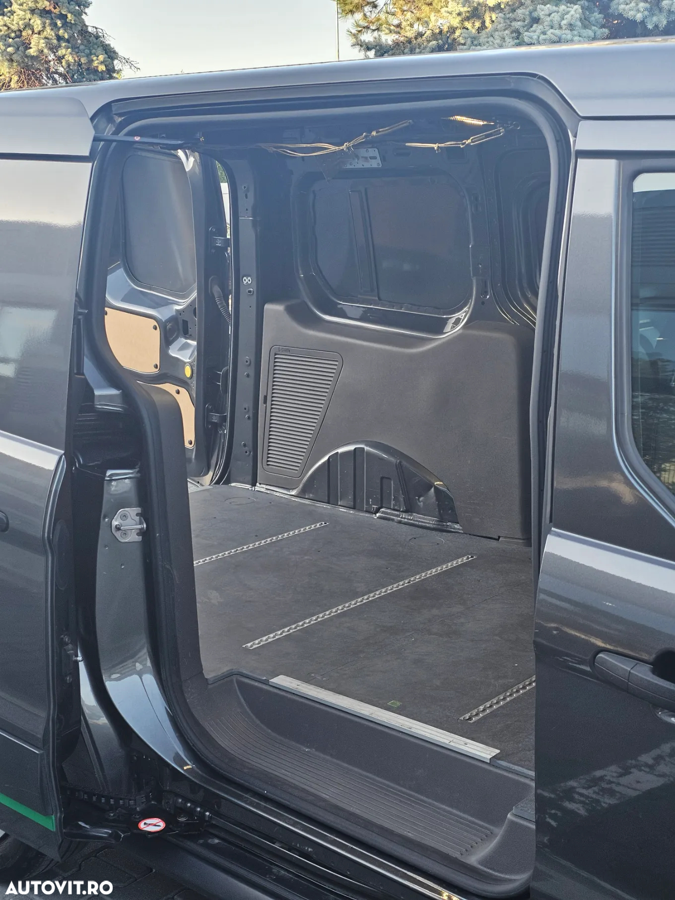 Ford Transit Connect - 15