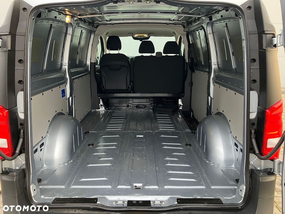 Mercedes-Benz Vito 112e eVito Furgon długi - 9