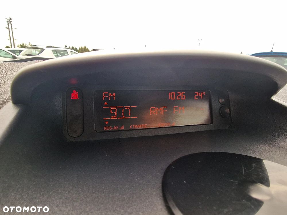 Renault Clio 1.2 16V 75 Collection - 12