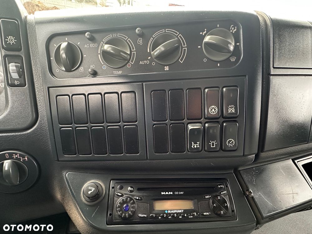 MAN TGA 32.400  8x4 z HDS Palfinger PK29002 + pilot - 17