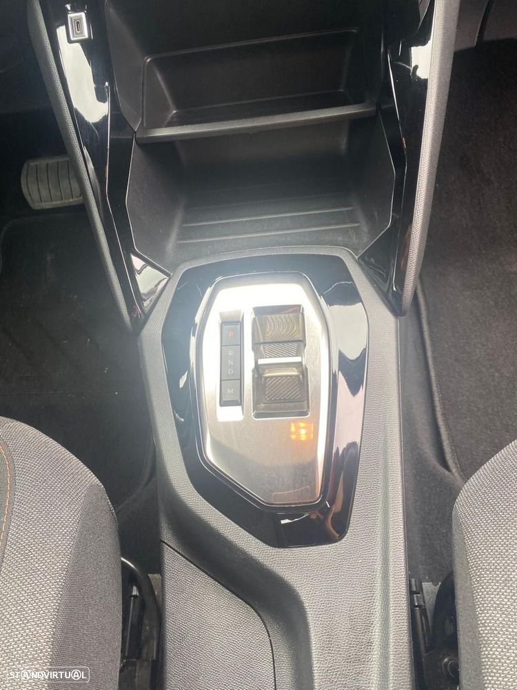 Peugeot 2008 1.5 BlueHDi Active EAT8 - 8