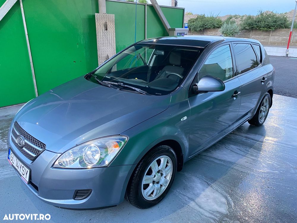 Kia Ceed - 4