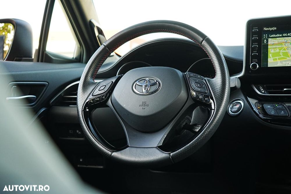 Toyota C-HR 2.0 HEV 197 CP 4x4 CVT GR SPORT - 12