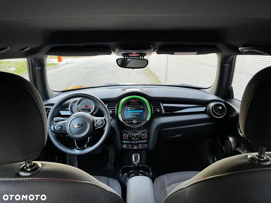 MINI Cooper Standard - 13