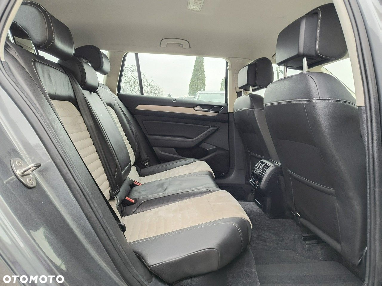 Volkswagen Passat Variant 2.0 TDI (BlueMotion Technology) Comfortline - 16