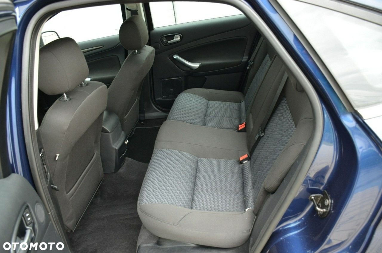 Ford Mondeo - 22