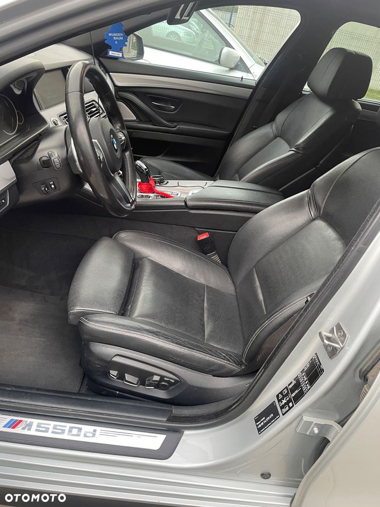 BMW Seria 5 M550d xDrive - 17