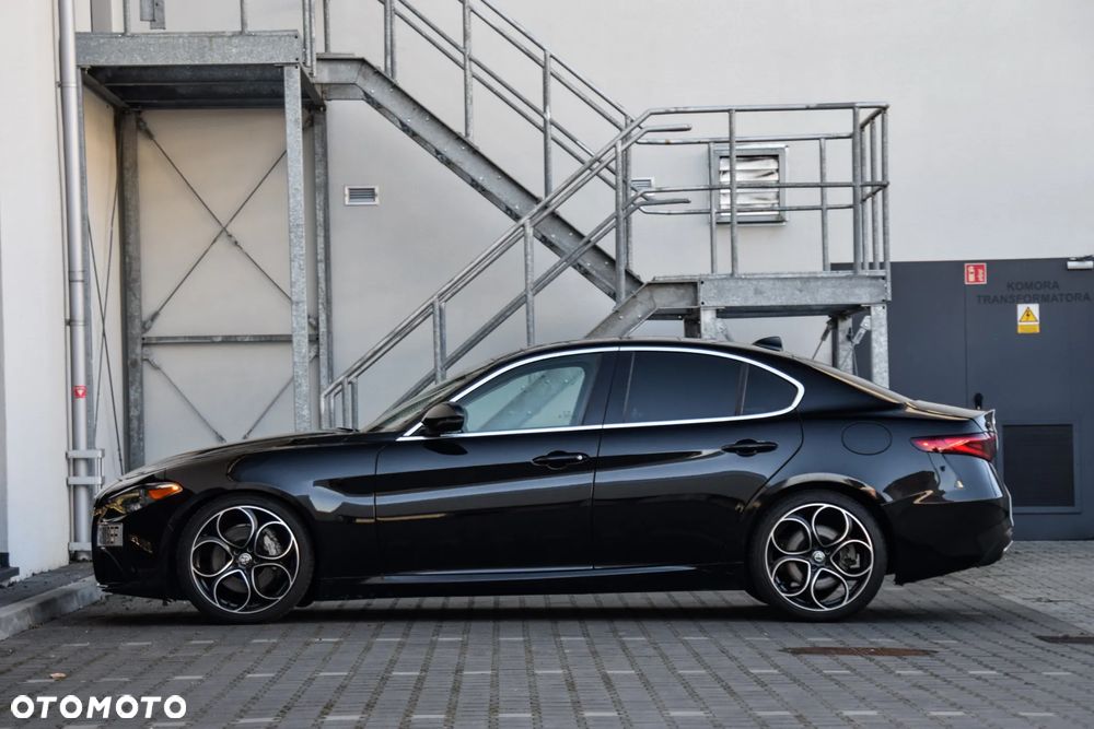 Alfa Romeo Giulia - 4
