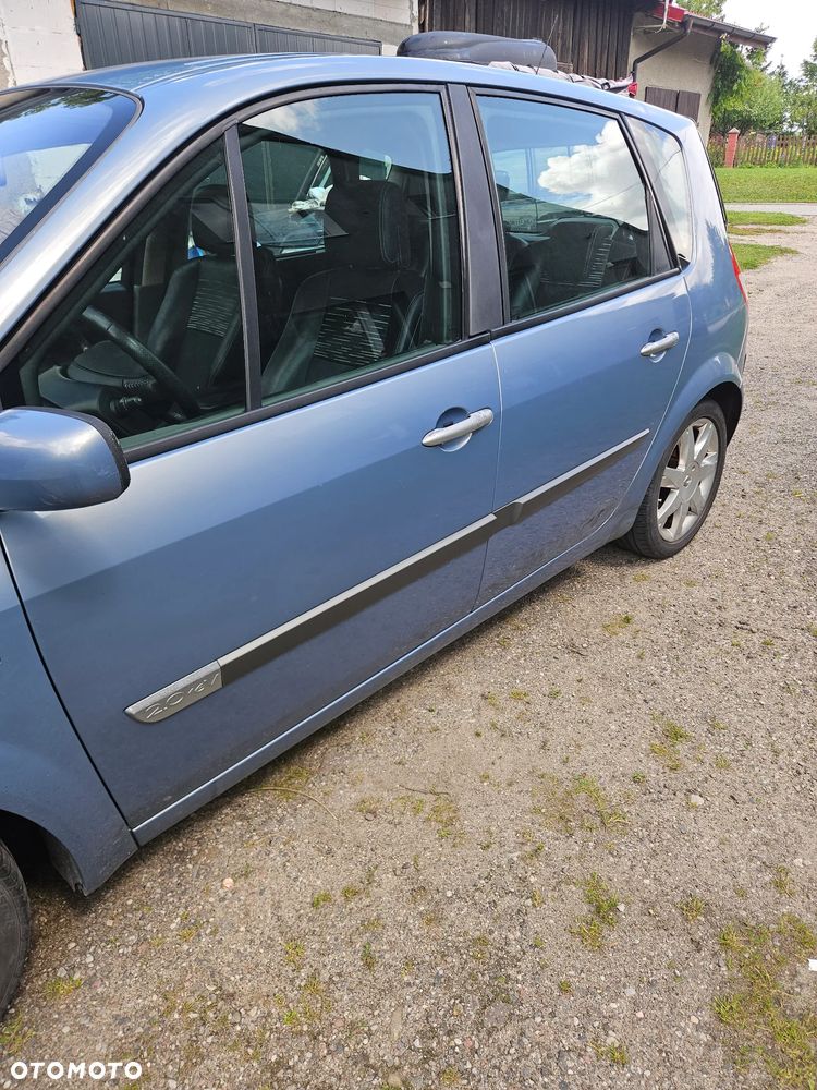 Renault Scenic 2.0 16V Emotion - 5