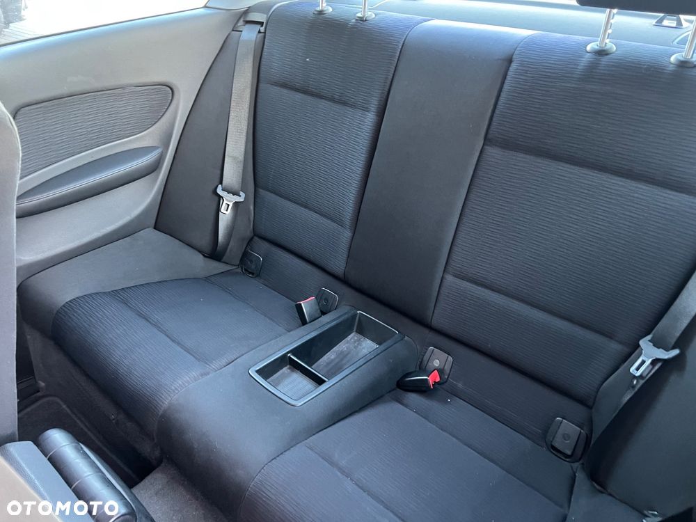 BMW Seria 1 118d - 32