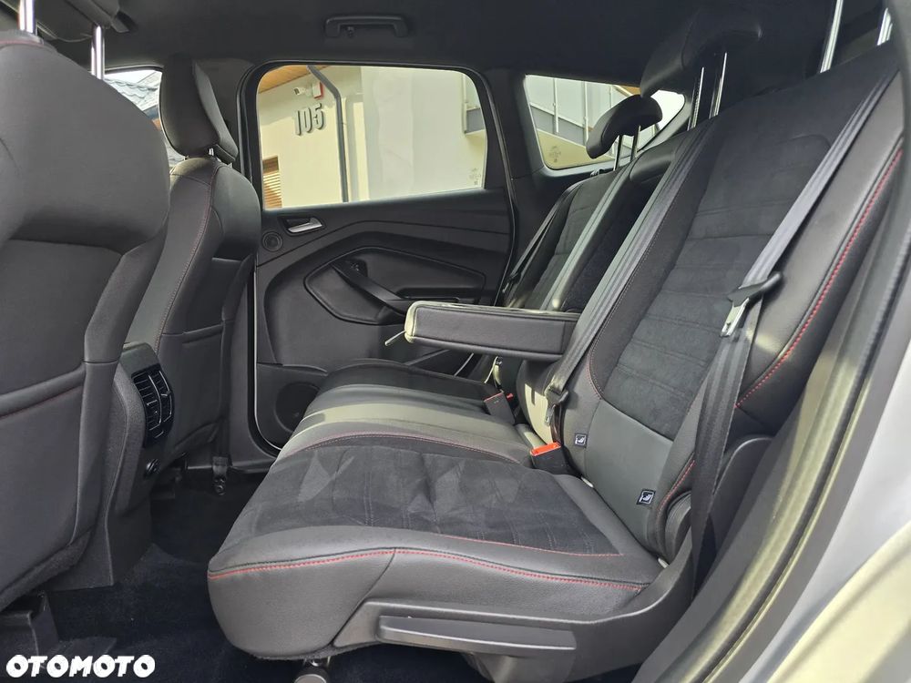 Ford Kuga 2.0 TDCi 4x4 ST-Line - 26