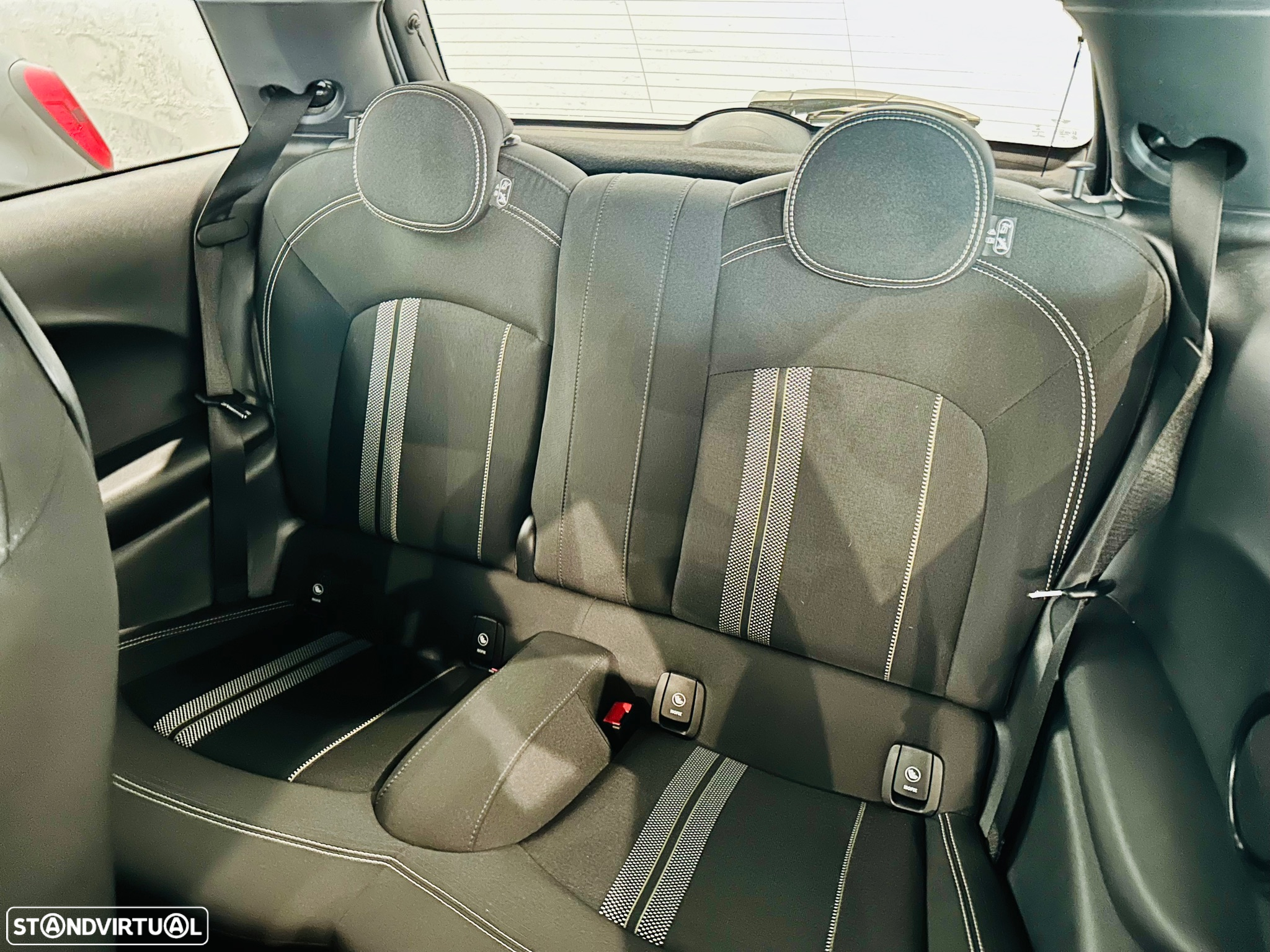MINI 3 Portas Cooper Aut. JCW - 16