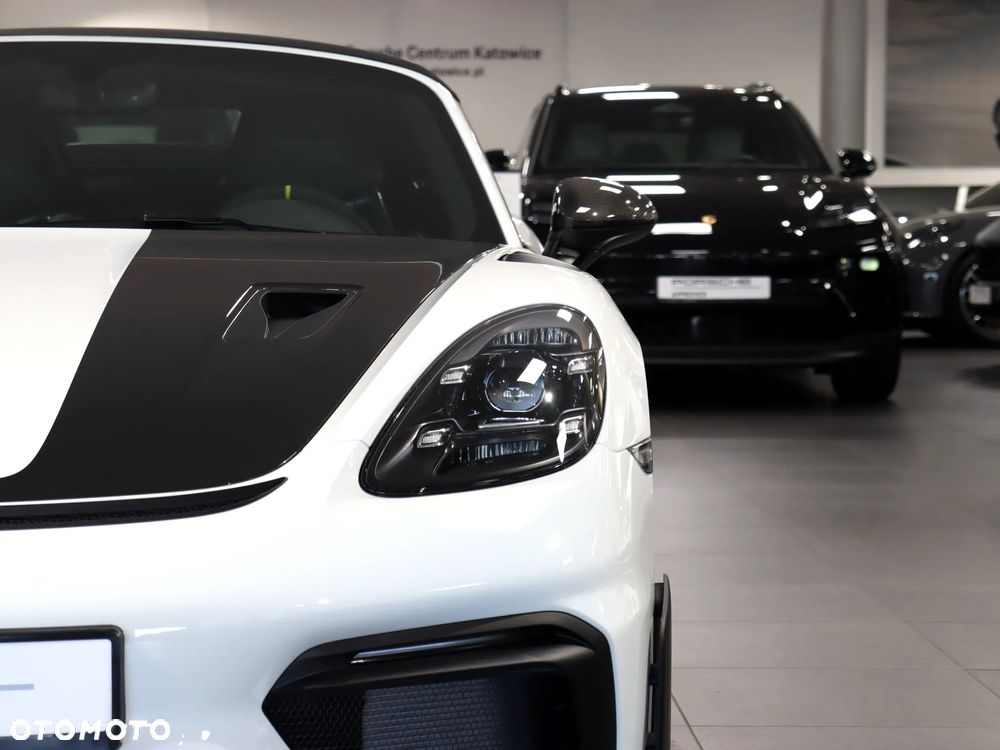 Porsche 718 Spyder - 9