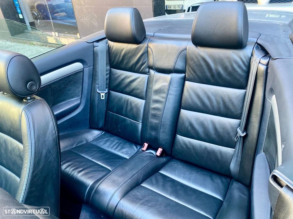 Audi A4 Cabrio 2.5 TDI S-line - 24