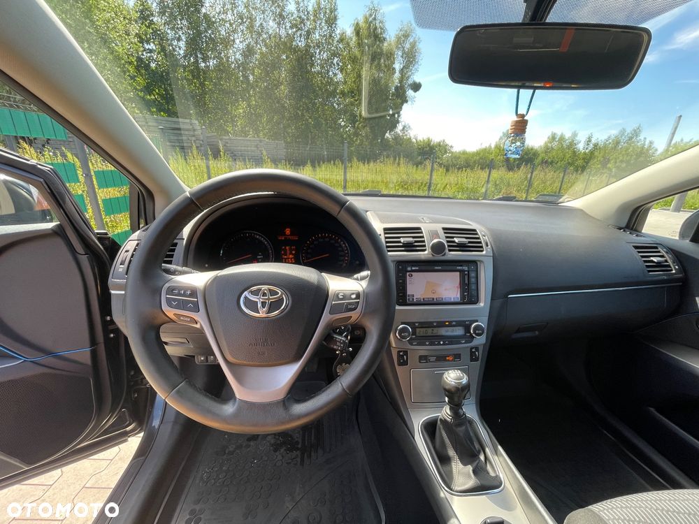 Toyota Avensis 1.8 Comfort - 11