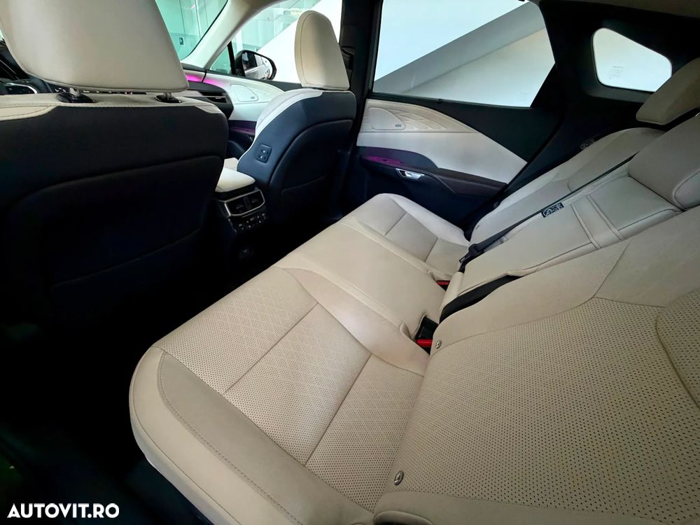 Lexus Seria RX 450h+ E-Four PHEV Luxury - 39