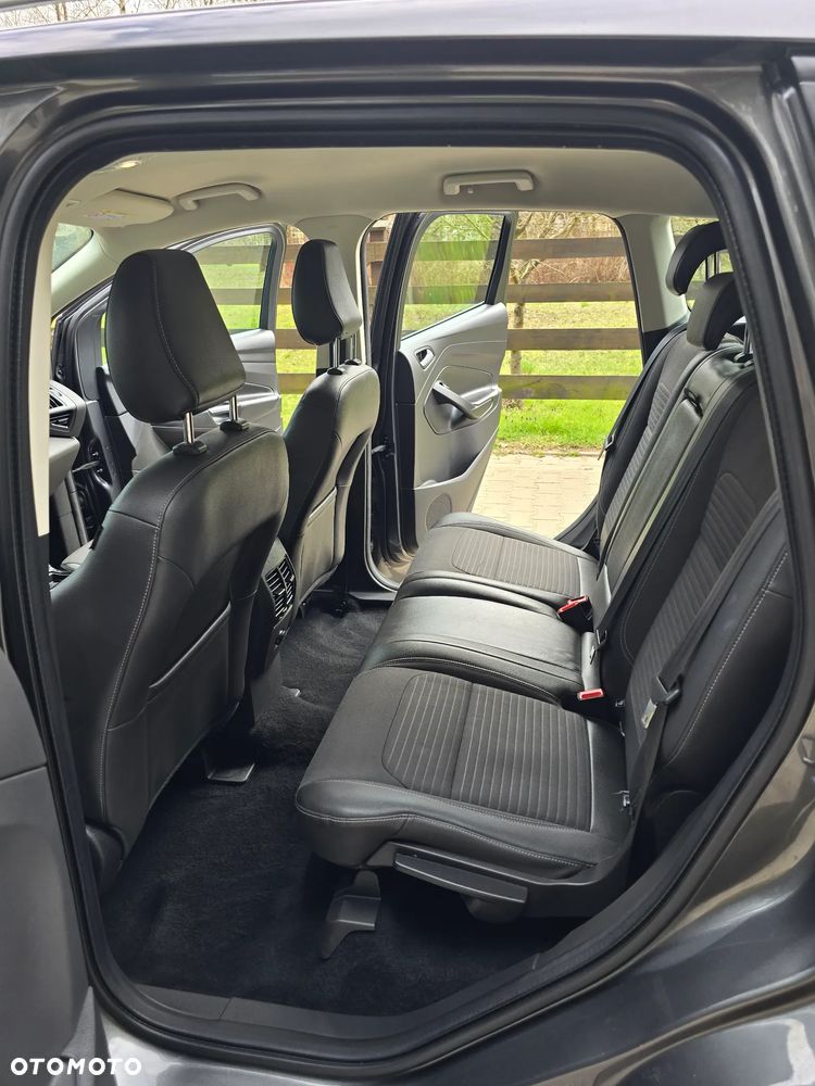 Ford Kuga 1.5 EcoBoost 2x4 Titanium - 25