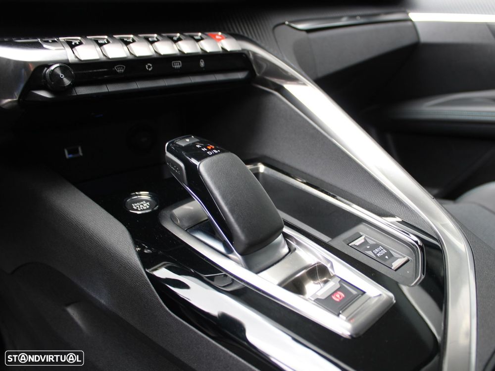 Peugeot 3008 1.6 Hybrid Allure e-EAT8 - 11