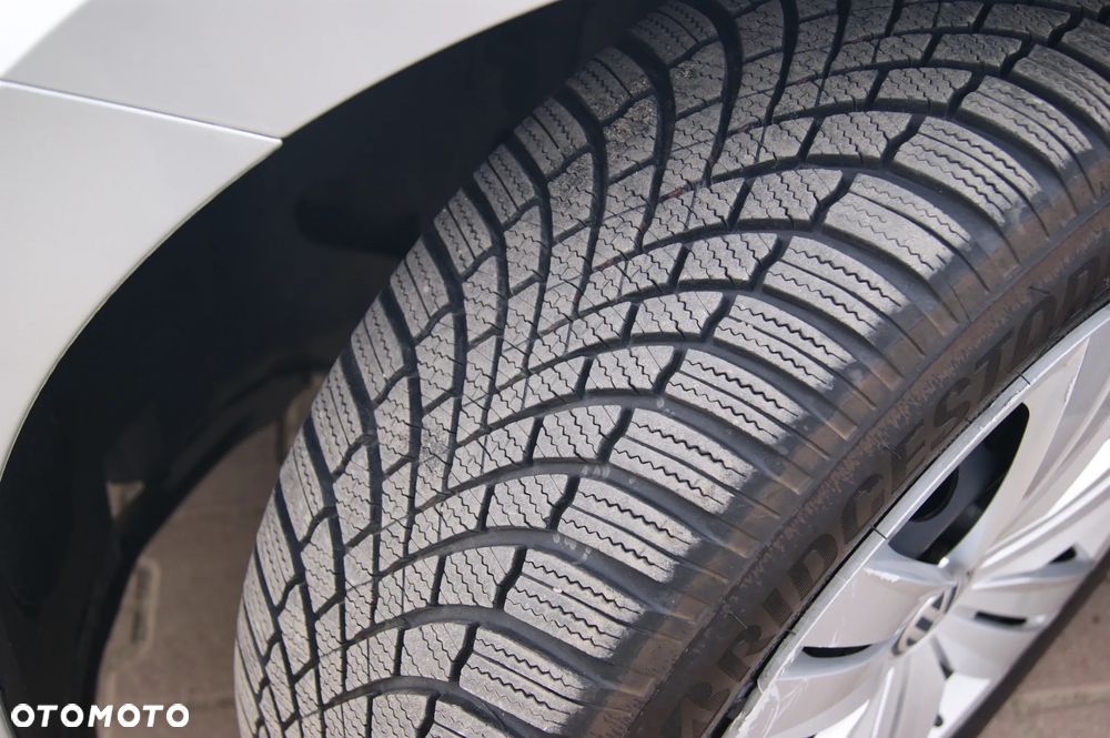 Volkswagen Touran 2.0 TDI SCR DSG Comfortline - 11