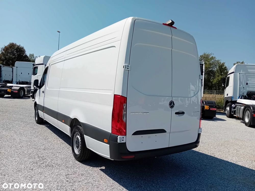 Mercedes-Benz Sprinter - 6