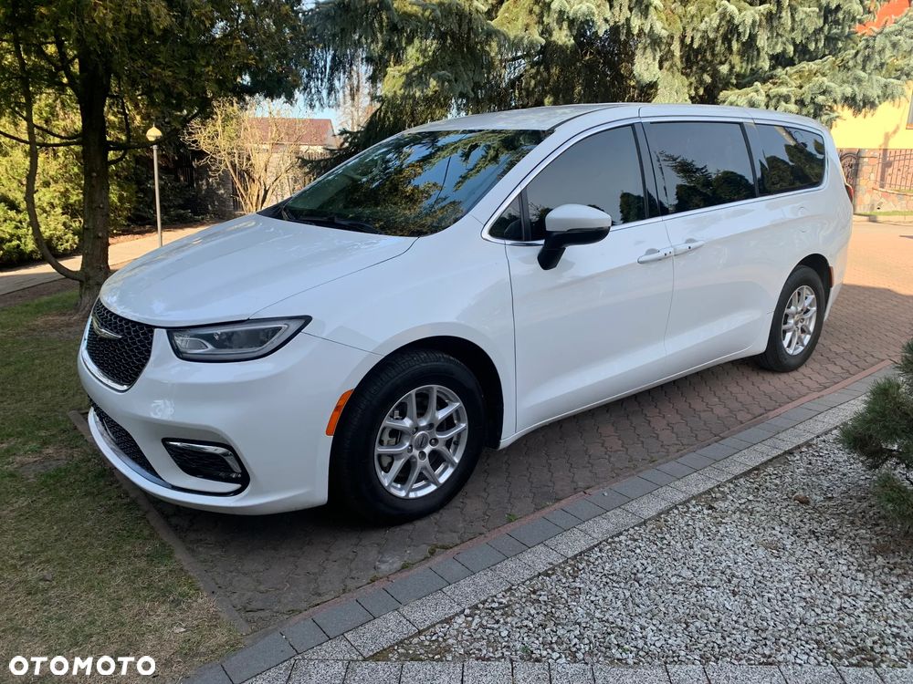 Chrysler Pacifica - 2