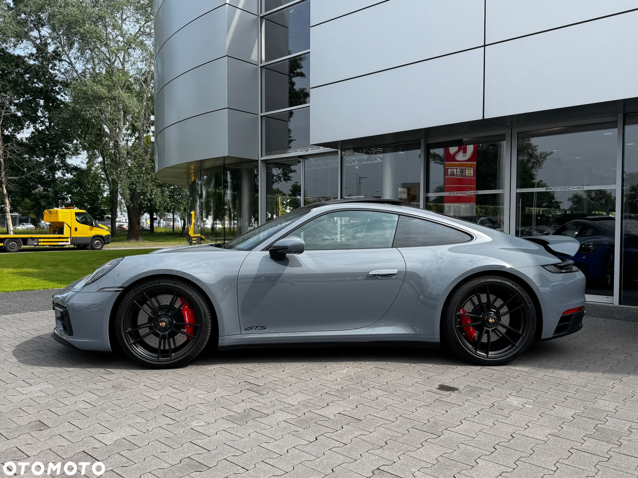 Porsche 911 Carrera GTS - 6