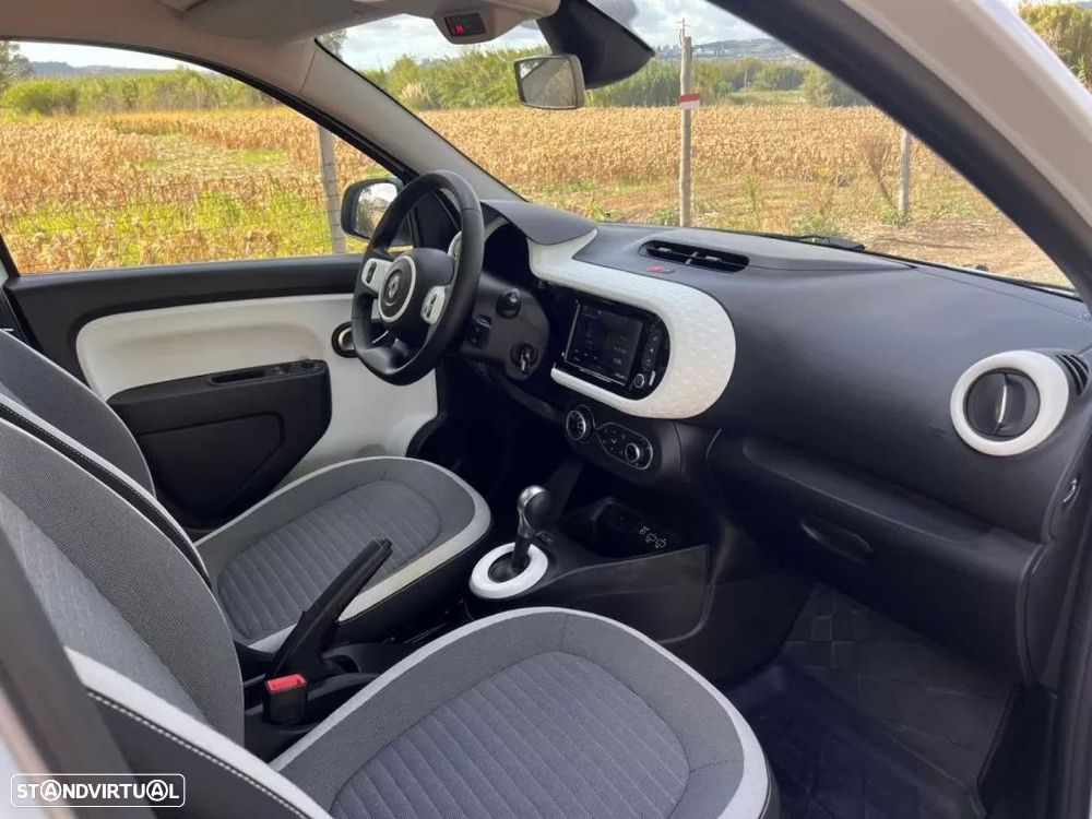 Renault Twingo Z.E. 22 Intens - 19