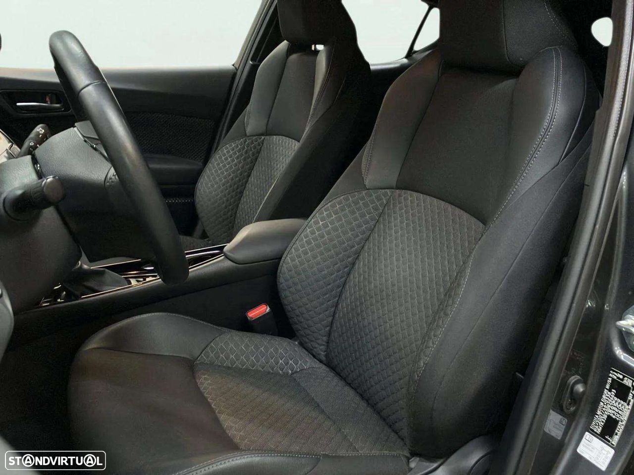 Toyota C-HR 1.8 Hybrid Exclusive - 16